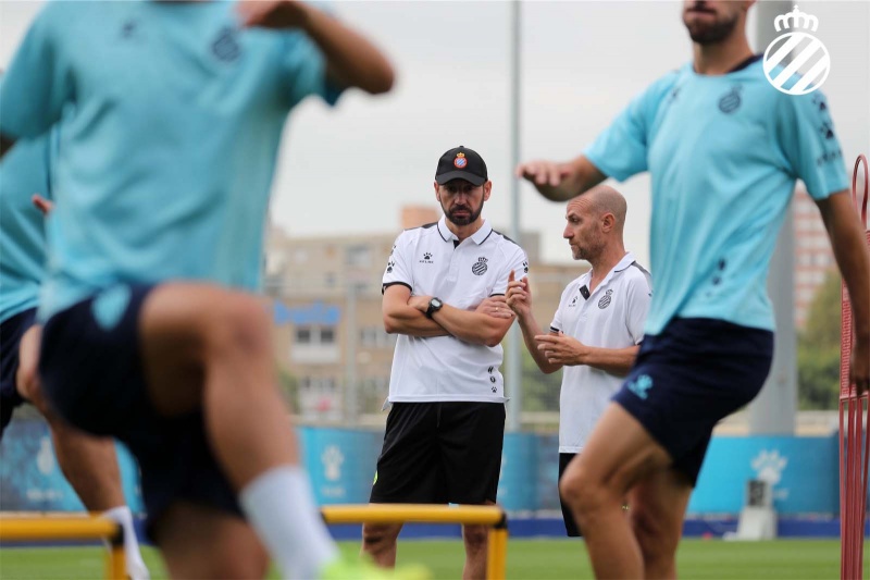 Machín dirige su primer entrenamiento