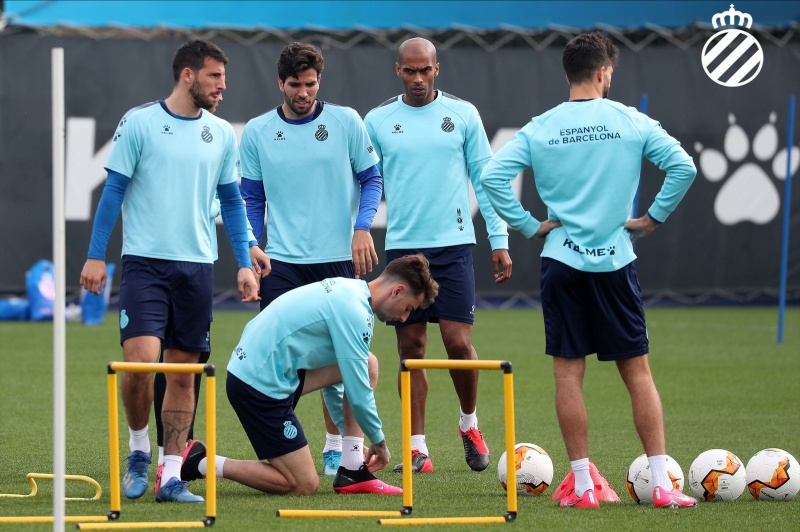 Entrenamiento en el RCDE Stadium