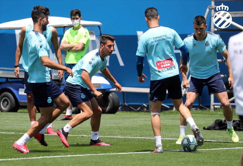 Entrenament a l'RCDE Stadium