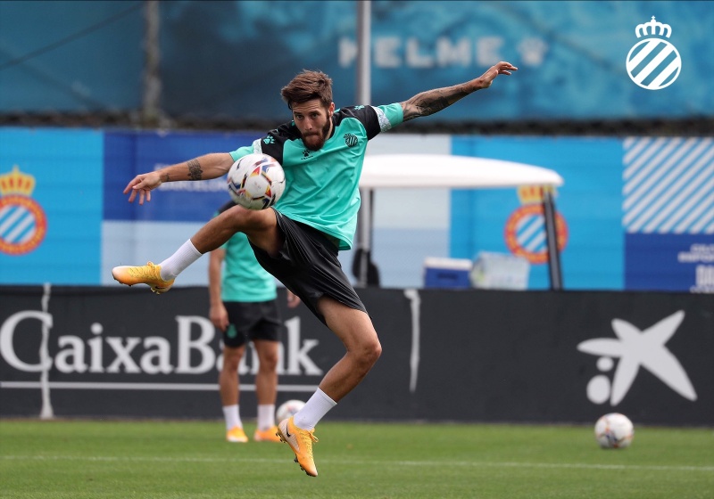 Entrenament a l’RCDE Stadium