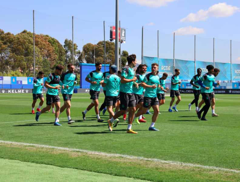 Entrenamiento en la CE Dani Jarque