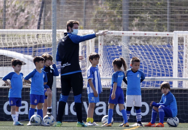 ¡Apúntate a la Escola RCDE!