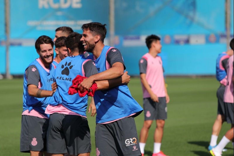 Entrenamiento en la CE Dani Jarque