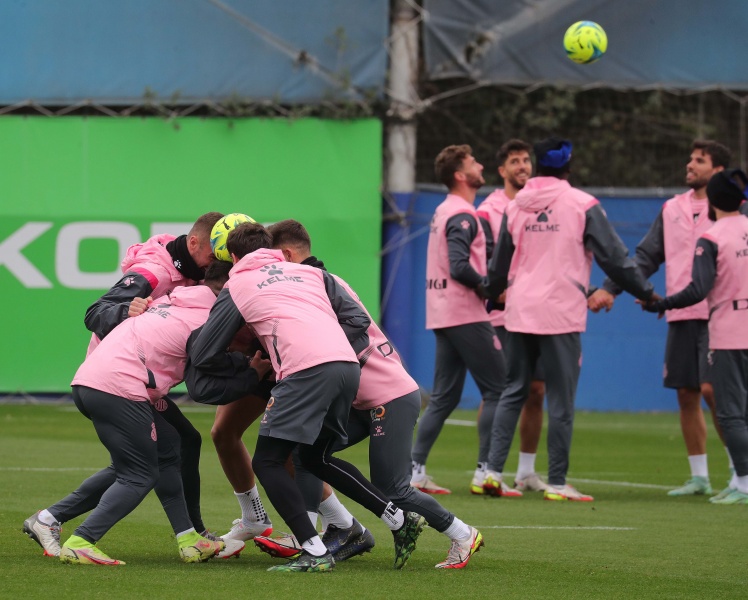 Entrenamiento en la CE Dani Jarque