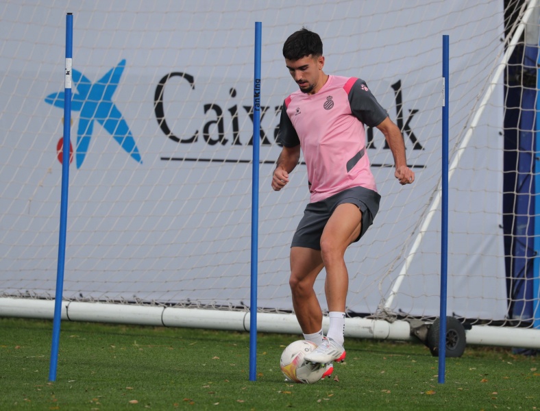 Entrenamiento en el RCDE Stadium