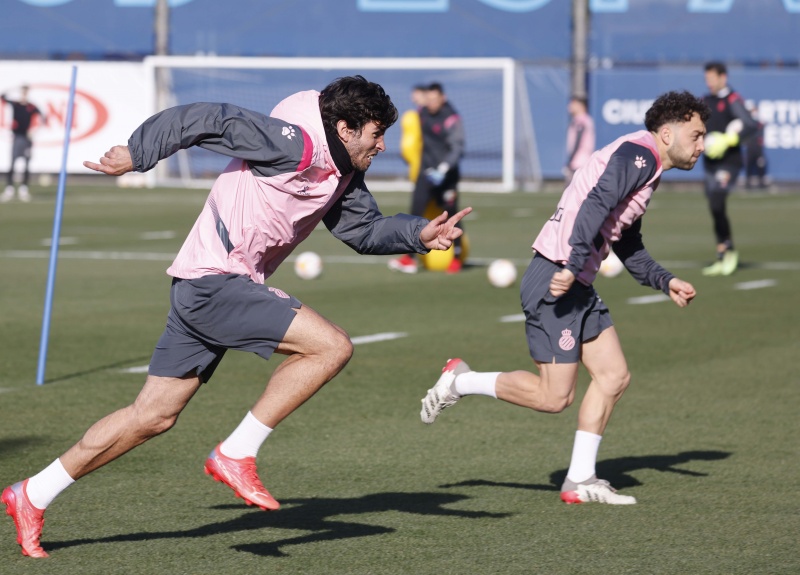 Wu Lei y Cabrera se reincorporan