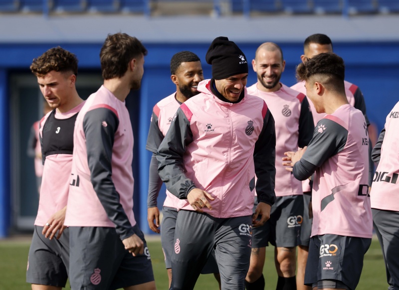 Entrenamiento en el RCDE Stadium