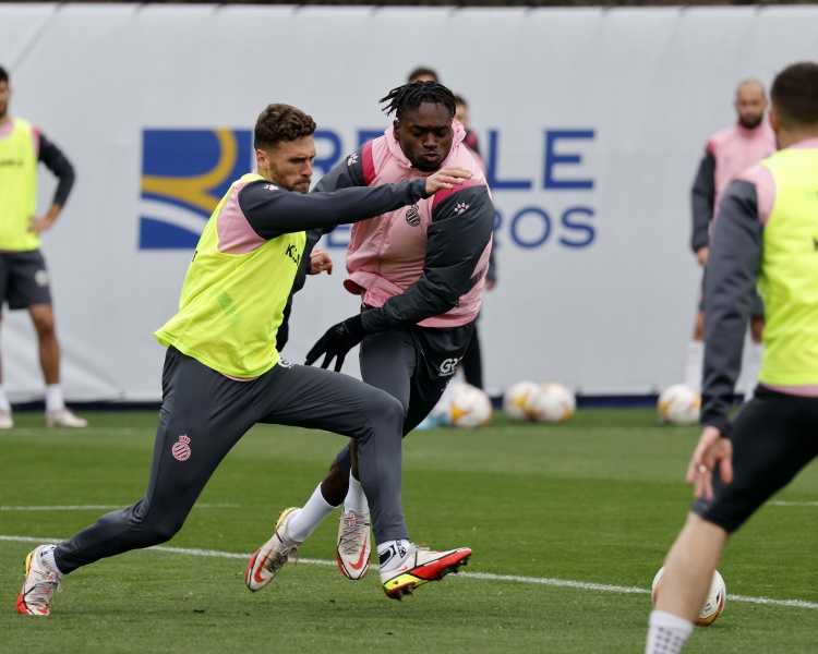Entrenament al RCDE Stadium