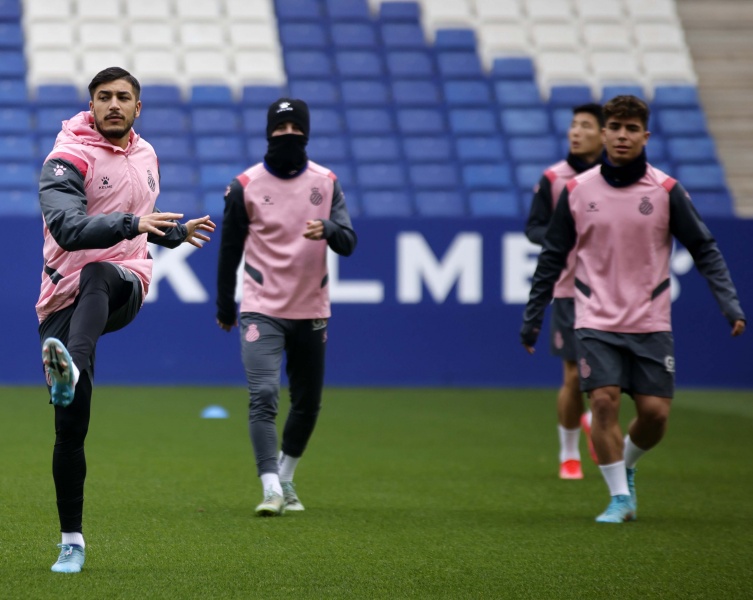 Entrenamiento en el RCDE Stadium
