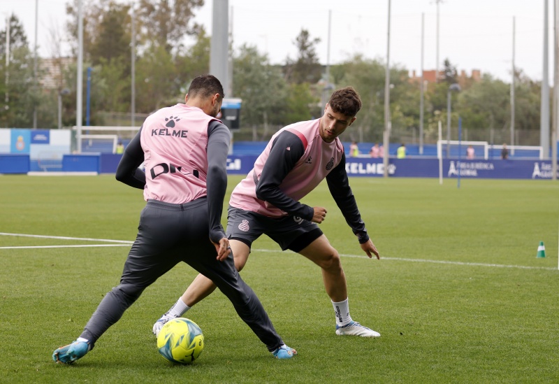 Entrenamiento en el RCDE Stadium