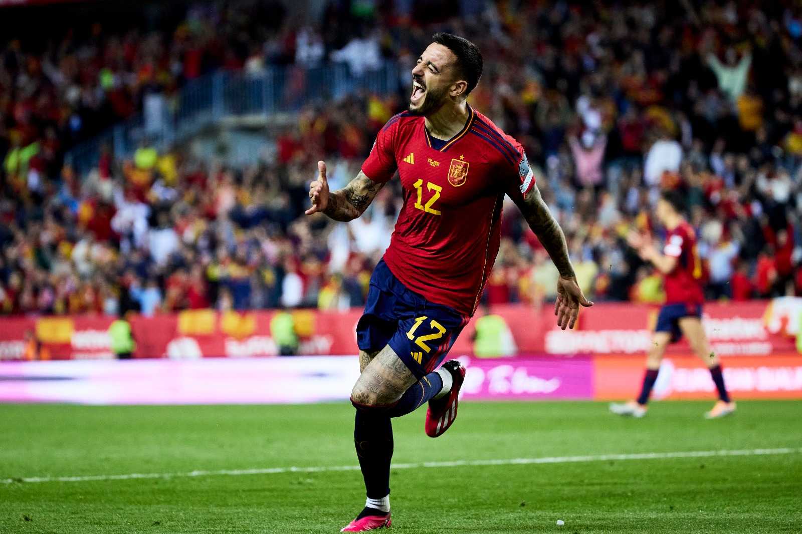 Joselu scores on Spain debut