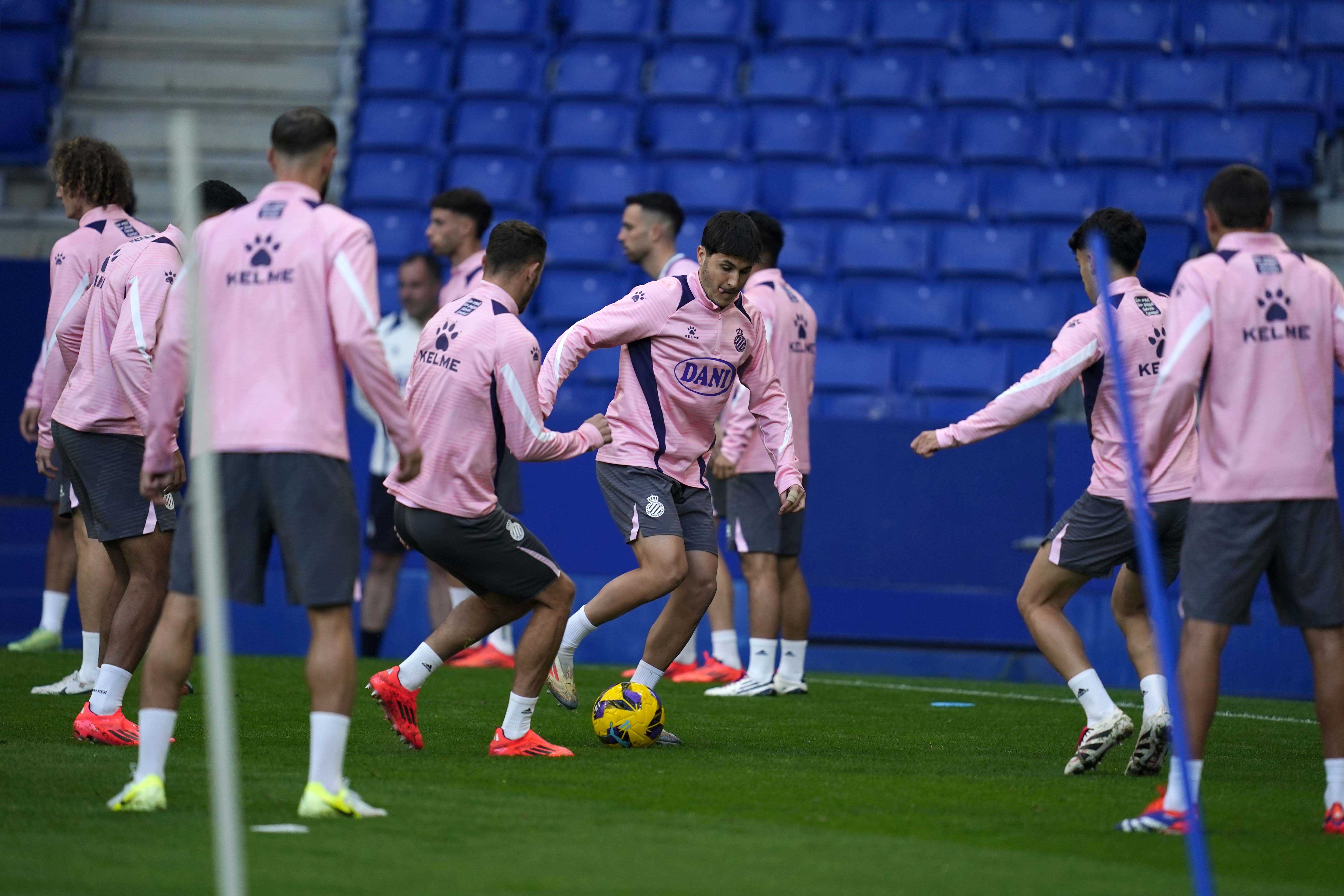 Entrenament a l'RCDE Stadium