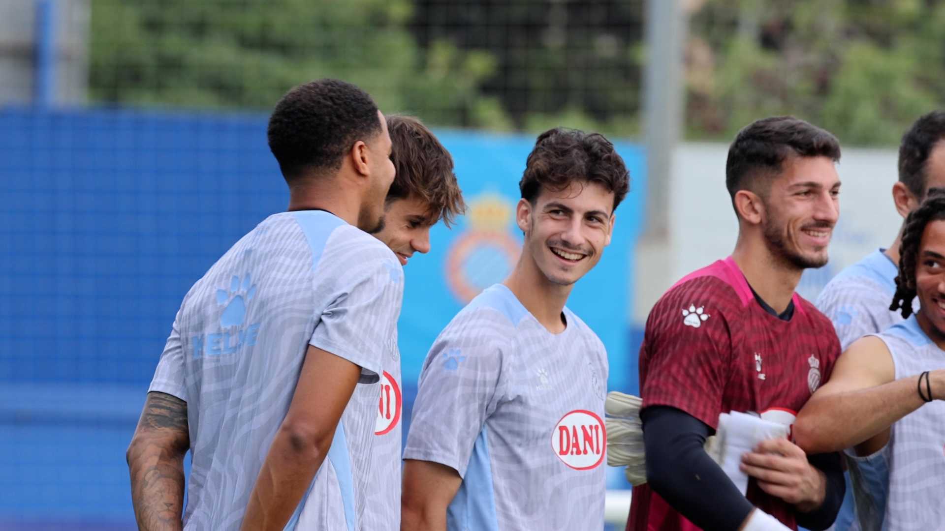 Entrenament a l’RCDE Stadium