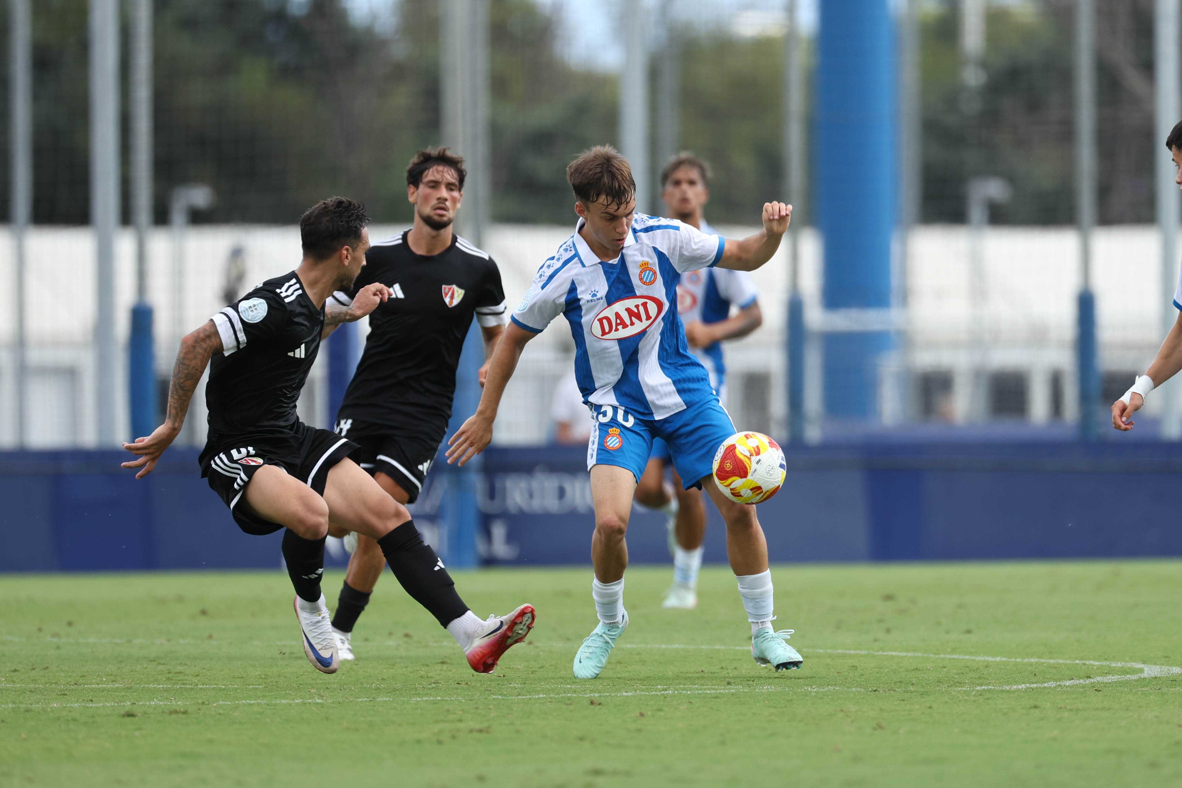 L’Espanyol B busca fer un pas endavant davant l’Eivissa