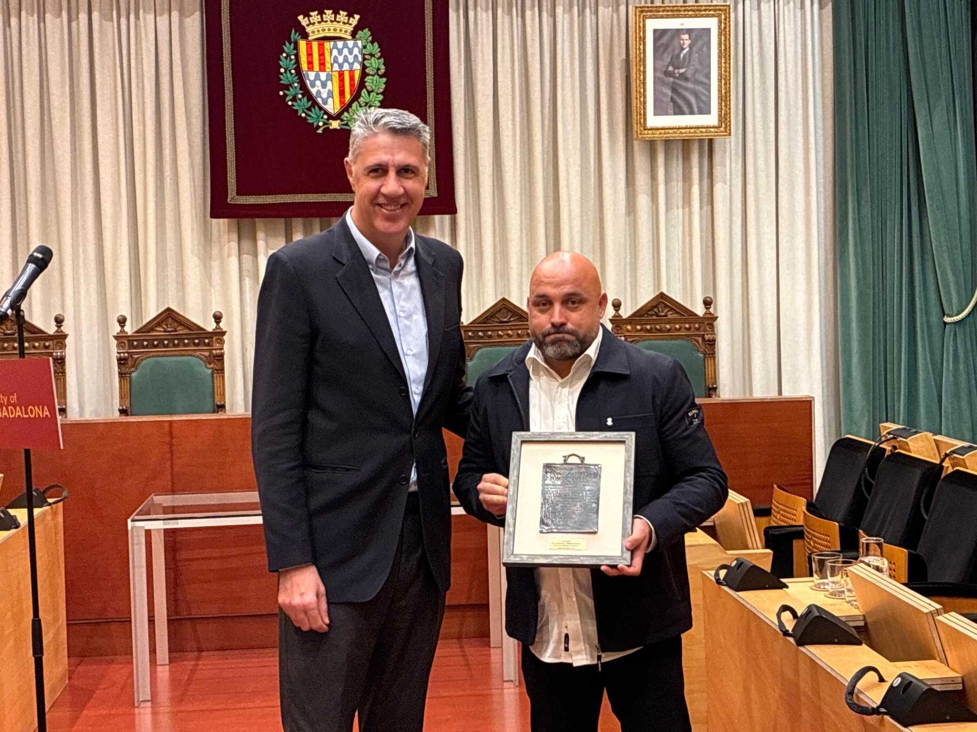 Badalona rinde homenaje a Manolo González