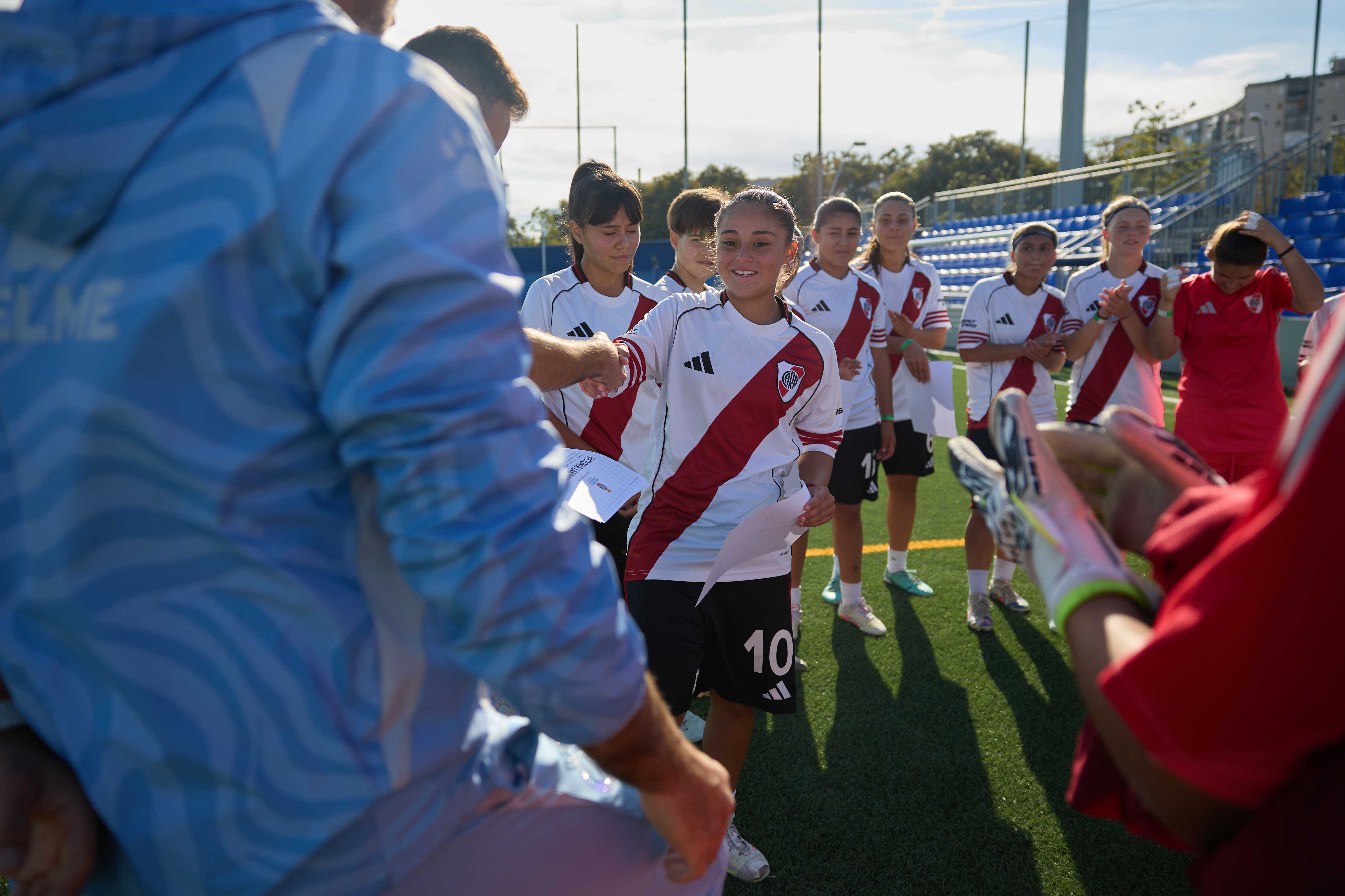 Equipos CONMEBOL visitan el RCD Espanyol para vivir una experiencia formativa única en Barcelona