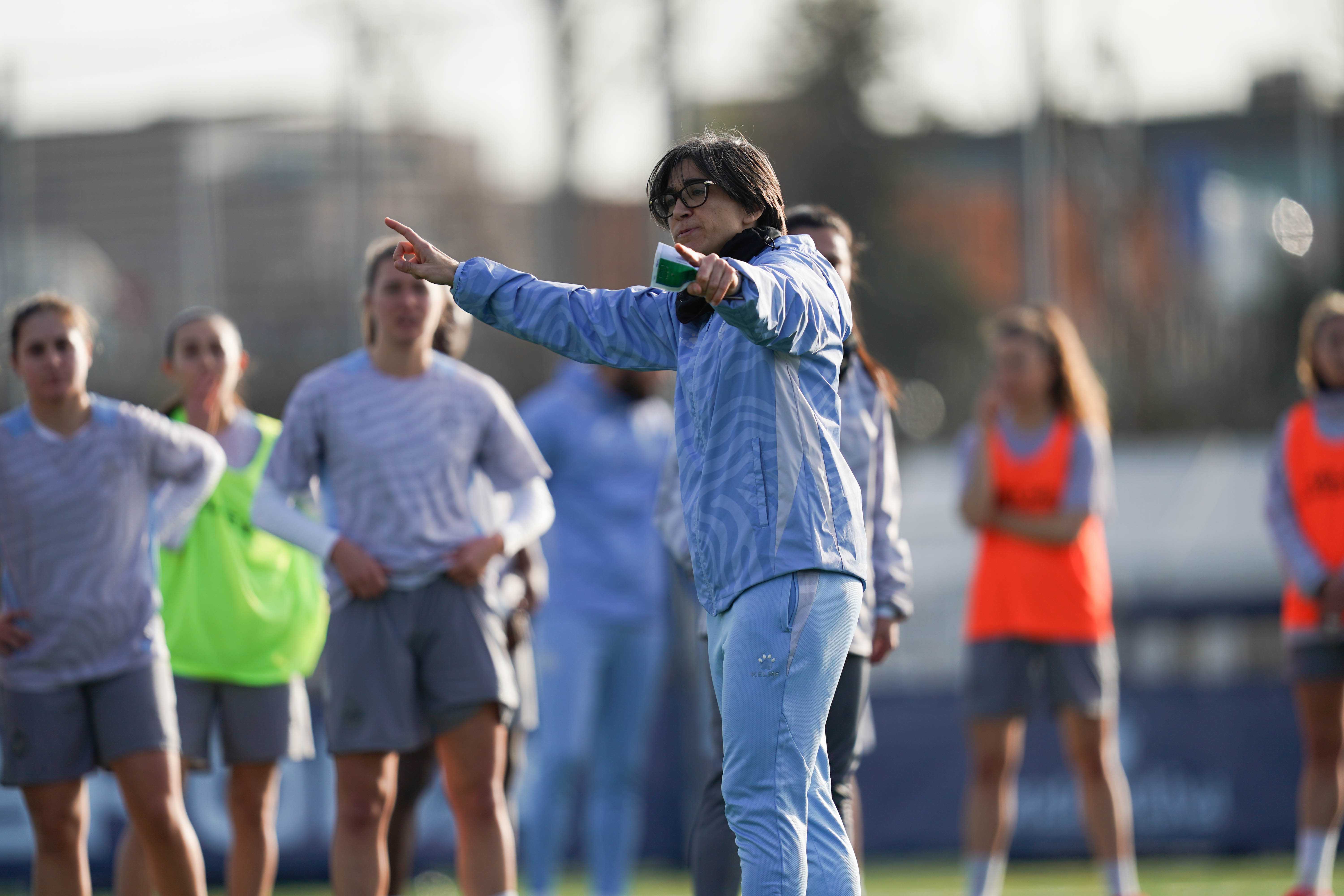 “Las jugadoras tienen ganas de celebrar una victoria con la afición”