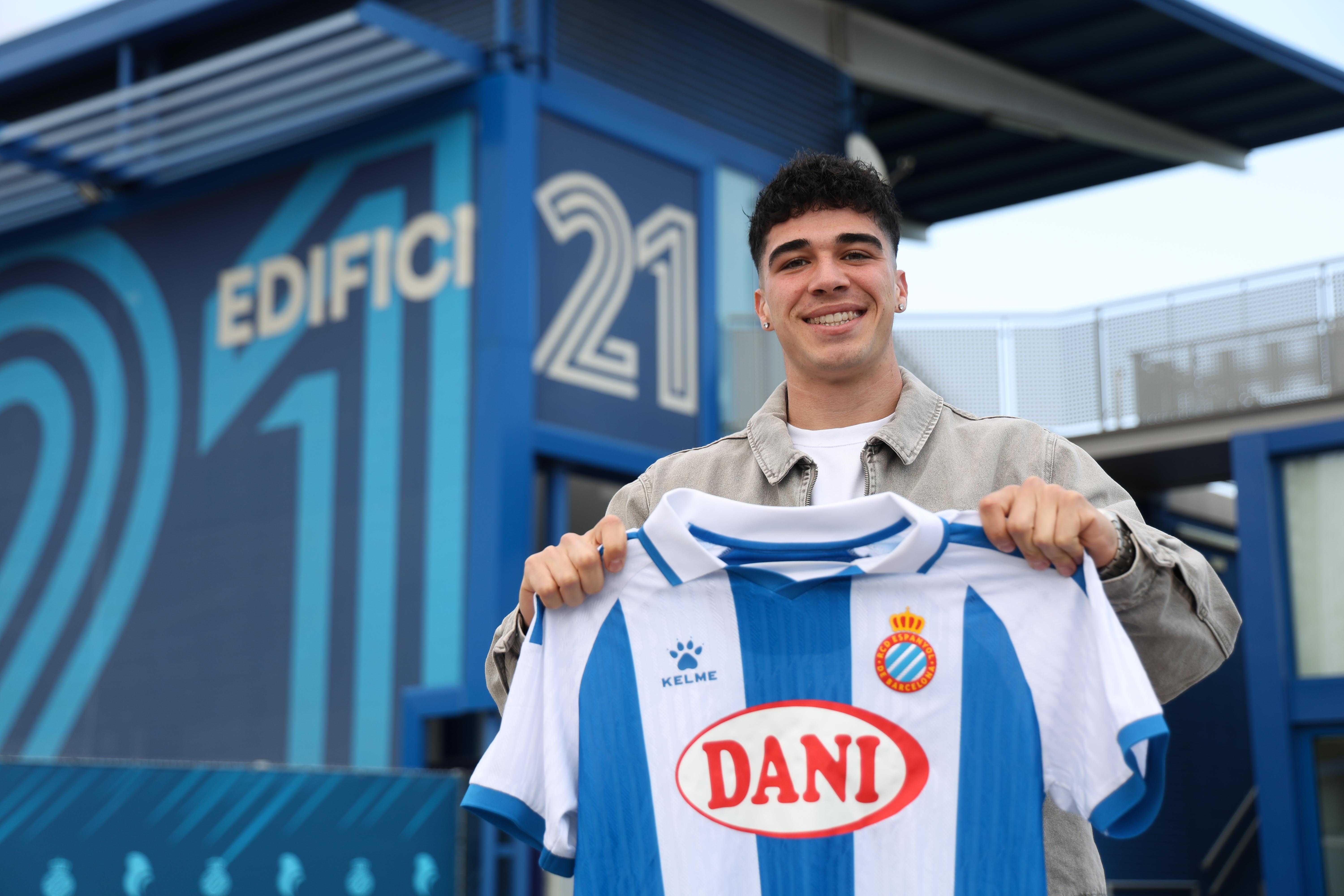 Hugo Caroz, renovat!