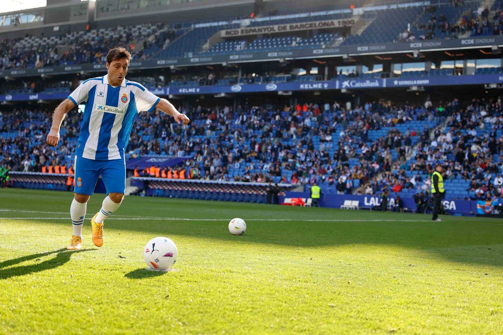 El RCD Espanyol y CaixaBank rinden homenaje al RCDE Special en el RCDE Stadium