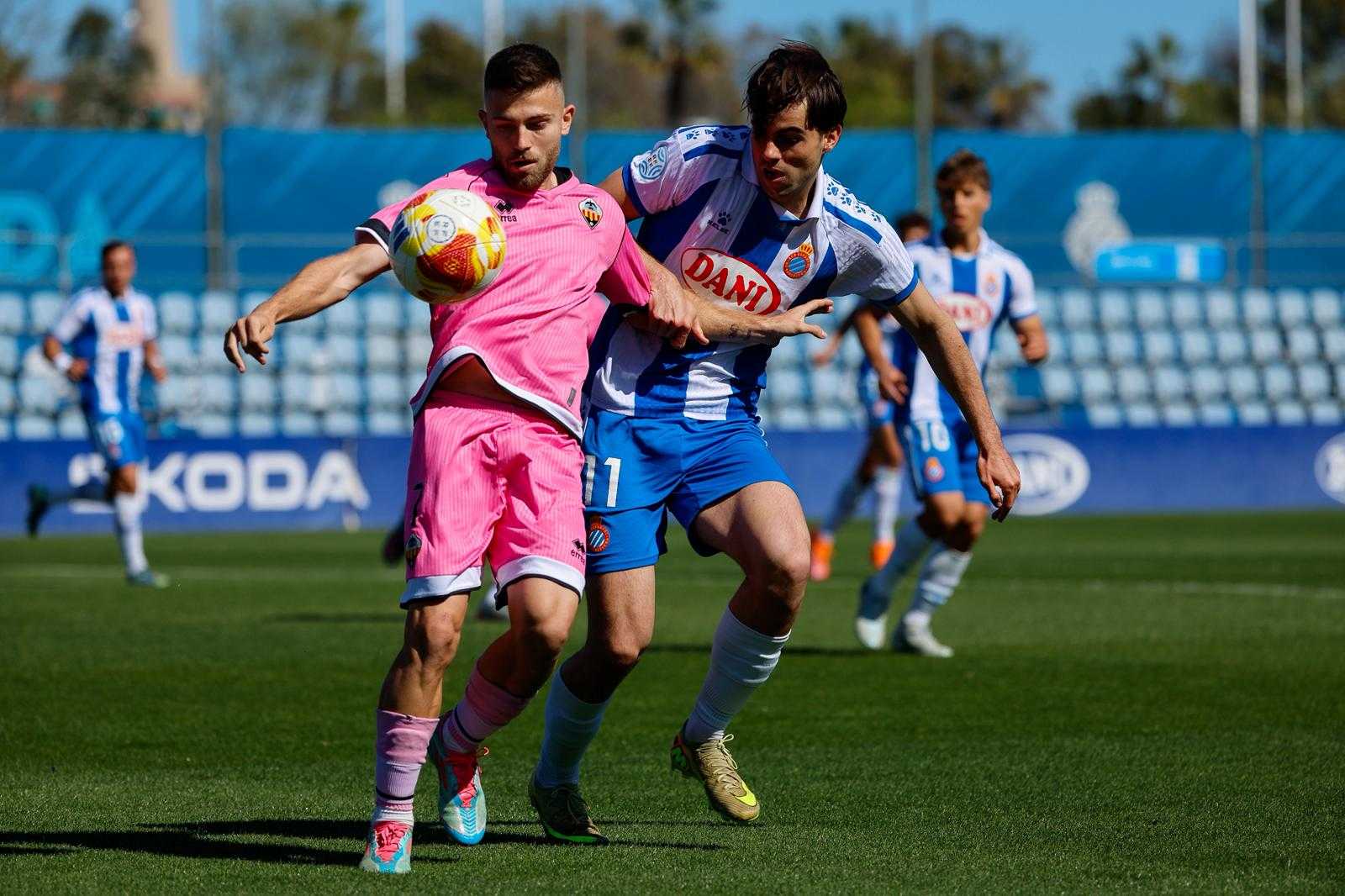 2-4: Derrota en inferioridad