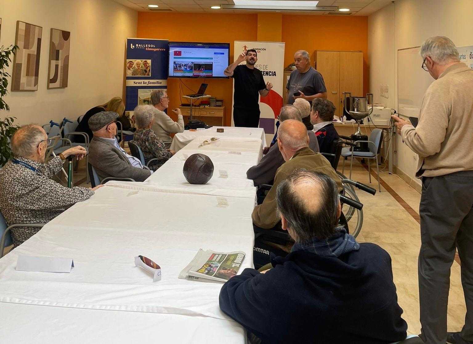 La Copa del Rey, protagonista de la 7a sesión de los Talleres de Reminiscencia