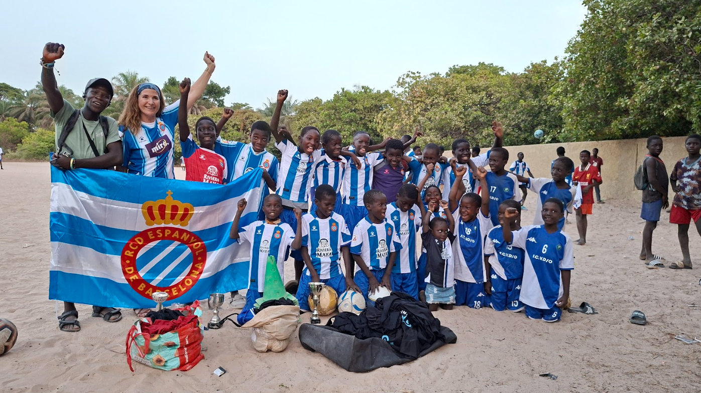 RCD Espanyol donate sports kit to Senegal