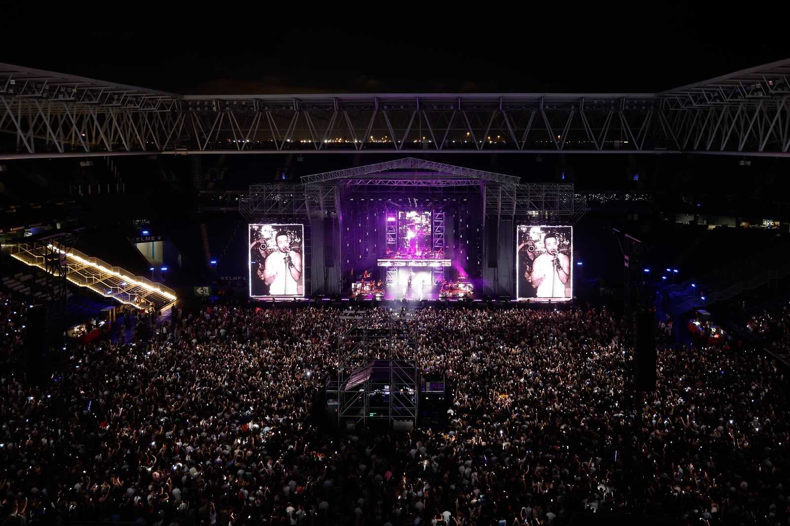 Romeo Santos i Prince Royce protagonitzen una gran nit a l'RCDE Stadium