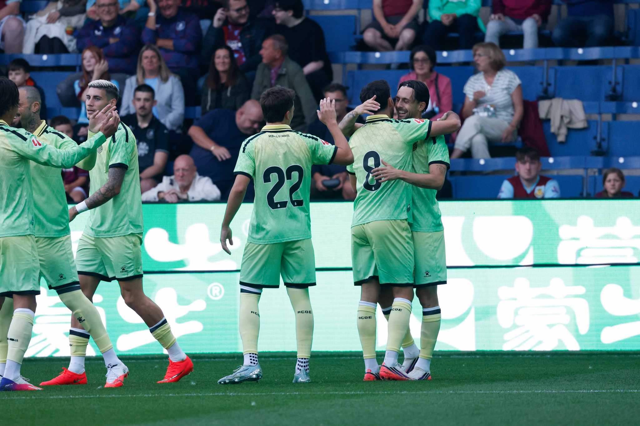 2-2: Empat agredolç