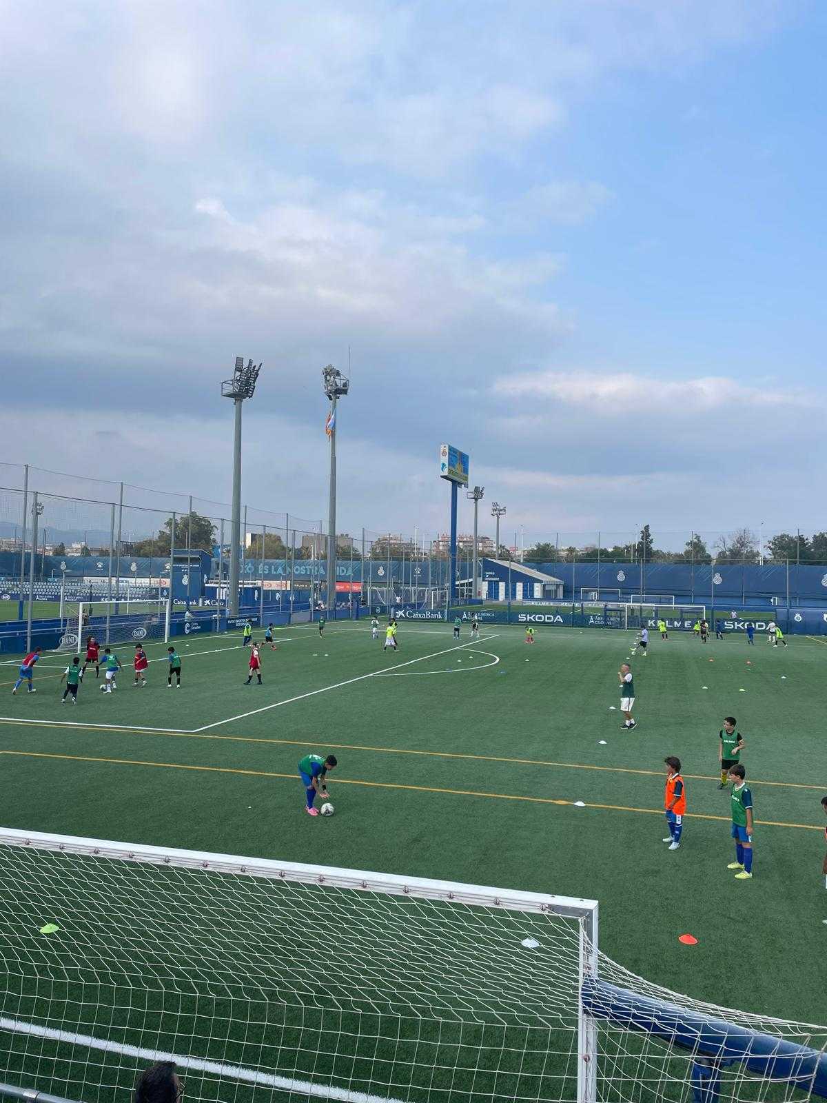 Gran èxit de participació a les primeres proves de selecció de l'Escola RCDE