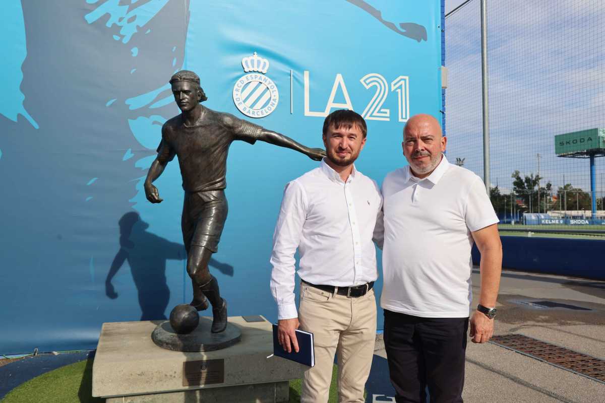 El FC Real Sireți conoce de primera mano el modelo de La21