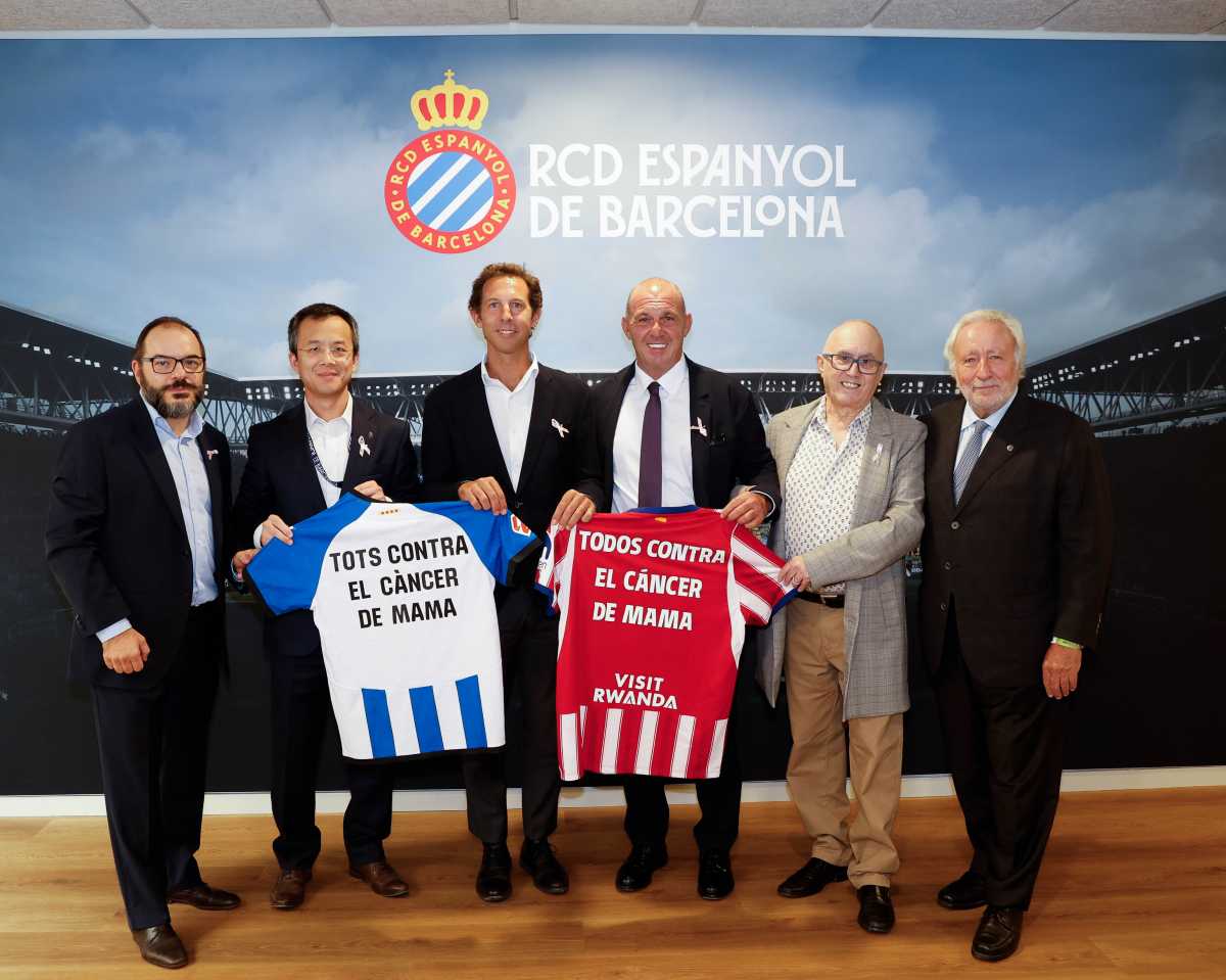 Representació institucional a la Llotja del RCDE Stadium