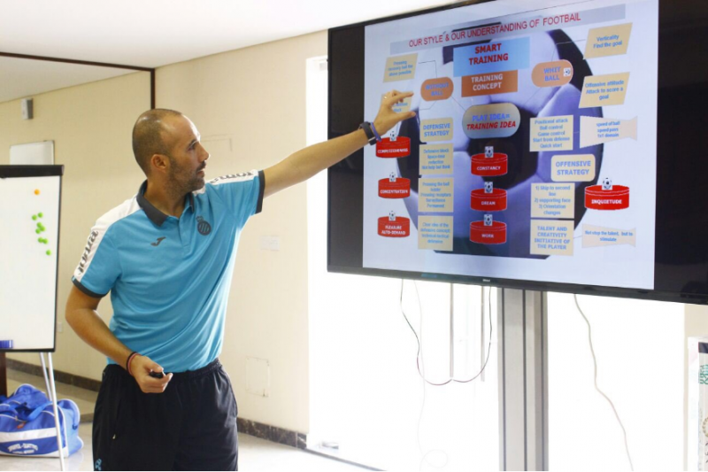 Inicio de curso en la Ajman RCD Espanyol Academy