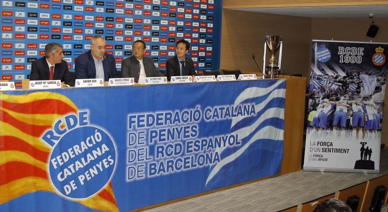 Chen, con las peñas pericas