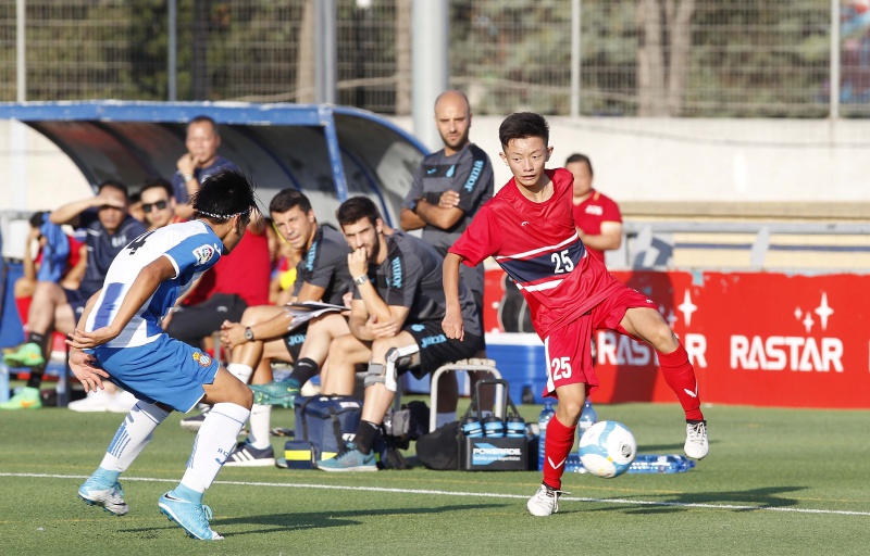西班牙人U14队和中国U14队的足球与文化交流