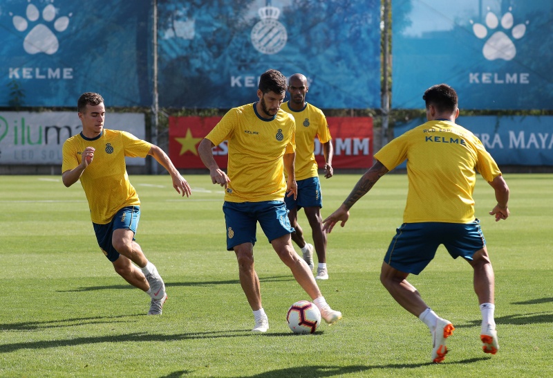 Entrenamiento en el RCDE Stadium