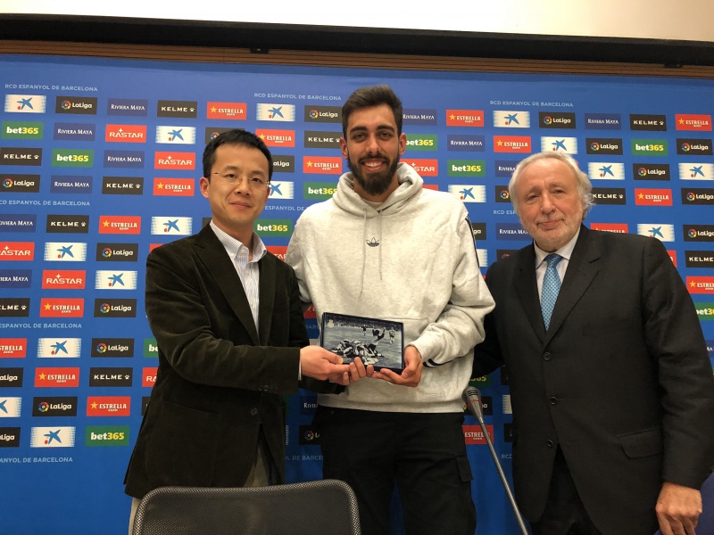 Entrañable encuentro con Borja Iglesias